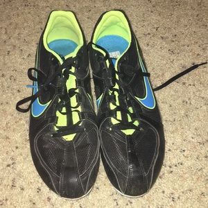 Track shoes